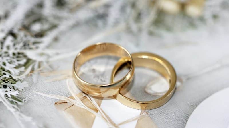 Men's & Women's Wedding Rings: How Are They Different?