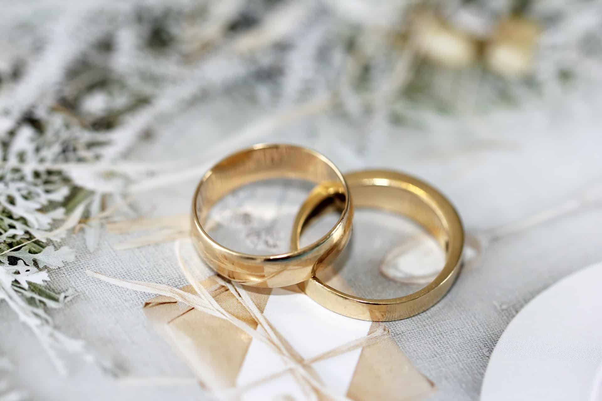 Men's & Women's Wedding Rings: How Are They Different?